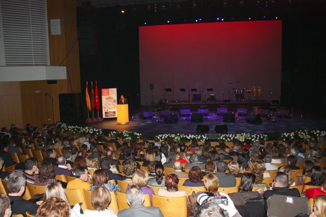 El Alcalde agradece la respuesta de la sociedad murciana, que ha abarrotado el auditorio en el concierto benéfico por Haití y Chile - 2, Foto 2