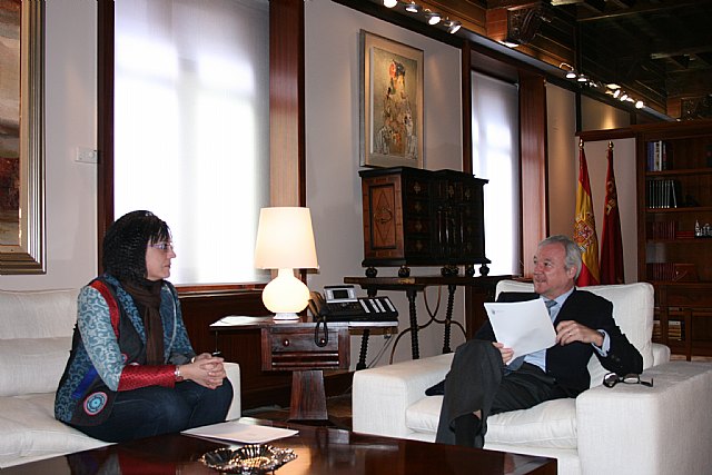 El presidente Valcárcel recibió hoy a la alcaldesa de Lorquí, María Dolores García - 1, Foto 1