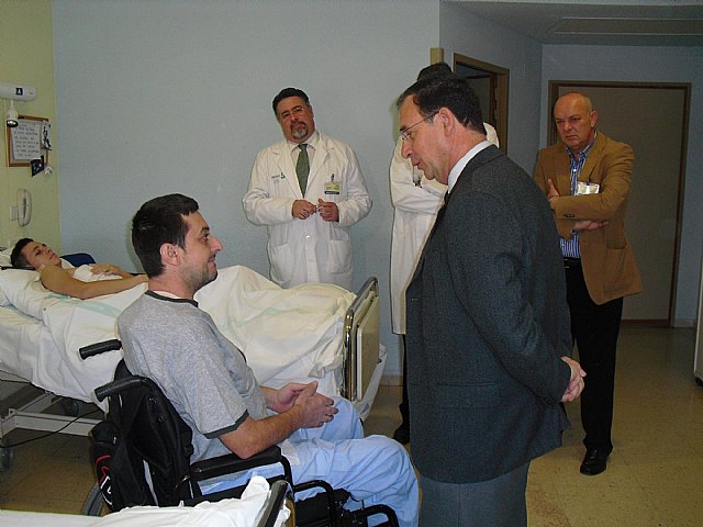 Bascuñana visita a los 15 murcianos ingresados en el Hospital Nacional de Parapléjicos de Toledo - 1, Foto 1