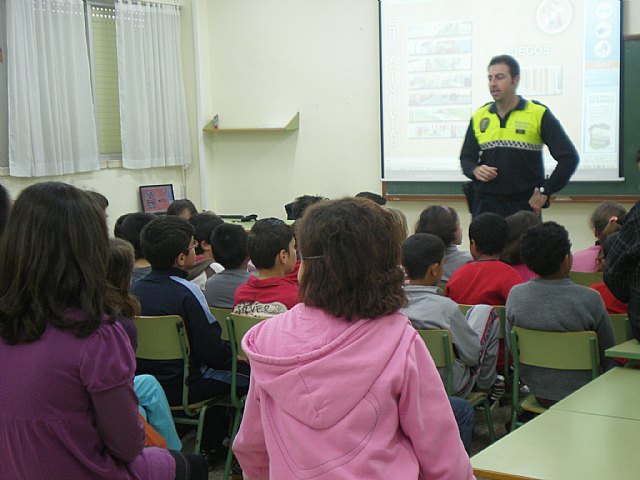La Unidad de Policía Tutor participa activamente en la Educación vial en todos los centros públicos del municipio - 1, Foto 1