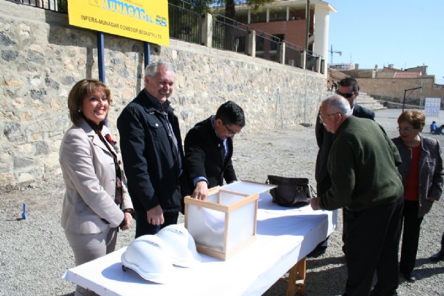 Se coloca la primera piedra del comedor del colegio Ciudad de Begastri - 2, Foto 2