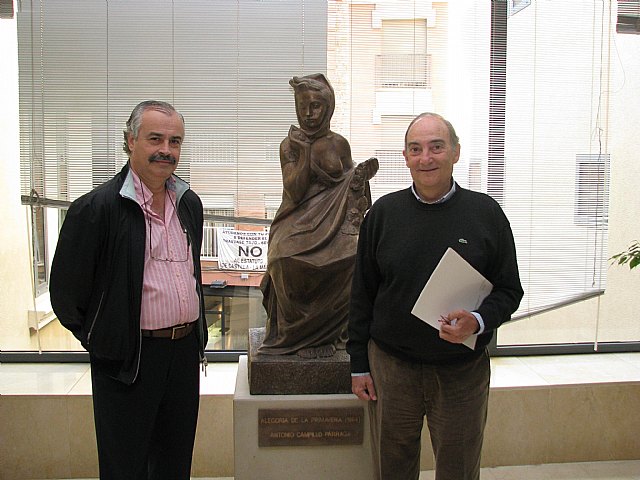 La CHS completa su fondo escultórico de Antonio Campillo con un relieve que homenajea a los trabajadores que construyeron la presa del Cenajo - 1, Foto 1