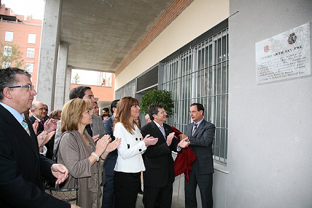 Los vecinos, jóvenes y mayores del barrio de San José  disfrutan desde hoy de un nuevo local social de 500m2 - 1, Foto 1