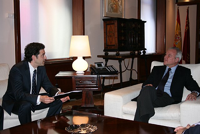 El presidente de la Comunidad recibió al decano del Colegio Oficial de Ingenieros Técnicos Industriales de la Región, José Antonio Galdón - 2, Foto 2