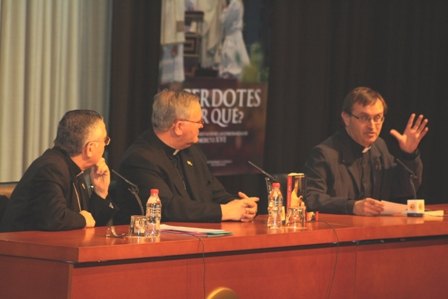 Mons. Manuel Sánchez Monge explica el papel de la familia en la evangelización en las Jornadas para sacerdotes de la diócesis de Cartagena - 1, Foto 1