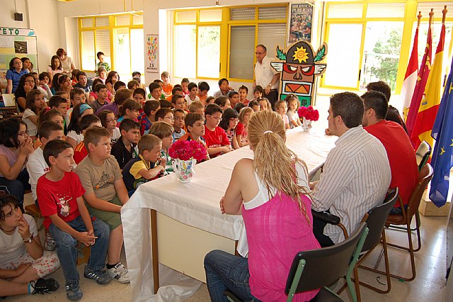 El portero de ElPozo Murcia Chico comparte sus experiencias con los escolares de Lorquí - 3, Foto 3