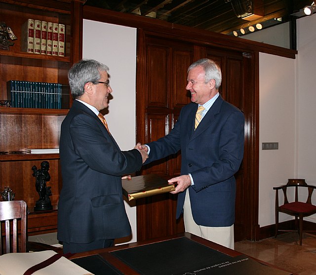 El presidente de la Comunidad, Ramón Luis Valcárcel, recibe al embajador de Portugal - 2, Foto 2