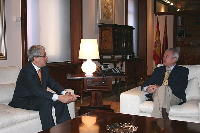 El presidente de la Comunidad, Ramón Luis Valcárcel, recibe al embajador de Portugal - 3, Foto 3