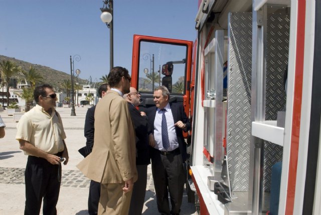 El Ayuntamiento adquiere lo último en vehículos contra incendios - 3, Foto 3