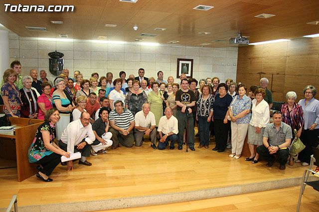 Ms de 200 usuarios del Centro Municipal de Personas Mayores de la localidad reciben los diplomas - 38