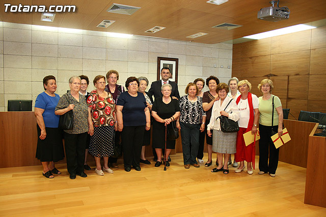 Ms de 200 usuarios del Centro Municipal de Personas Mayores de la localidad reciben los diplomas - 48