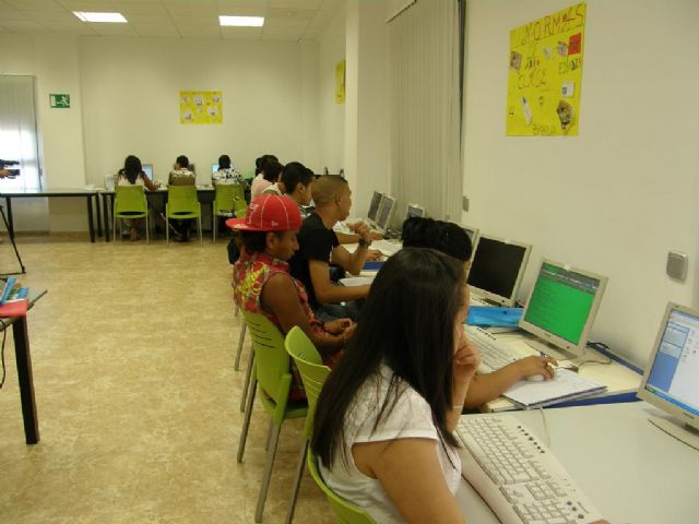 80 jóvenes participan en un nuevo programa intercultural del Ayuntamiento de Lorca - 1, Foto 1