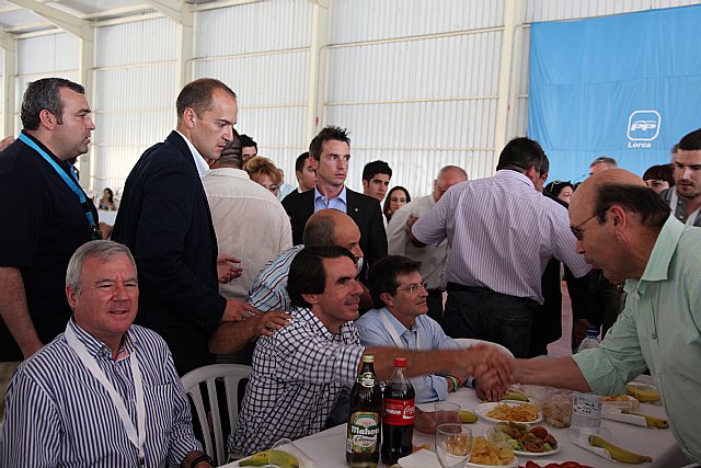 3.200 personas han asistido hoy a la comida popular con José María Aznar en Lorca - 1, Foto 1