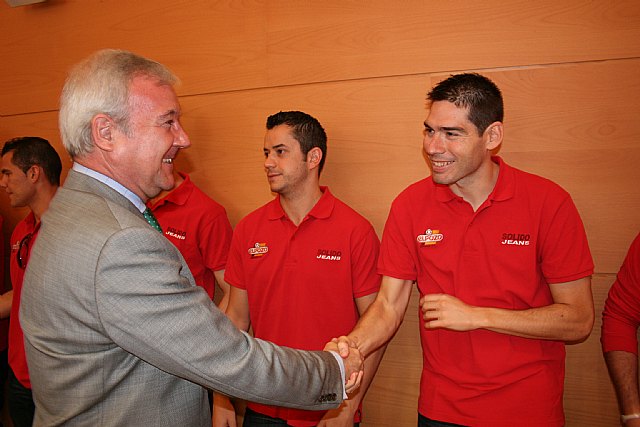 Valcárcel recibe a ElPozo Murcia Turística tras proclamarse por quinta vez campeón de la Liga de Fútbol Sala - 1, Foto 1