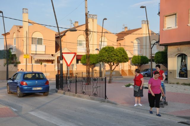 La Escuela Taller refuerza la seguridad del cruce Gran Vía-Avenida de La Paz con la instalación de barandillas en las aceras - 2, Foto 2