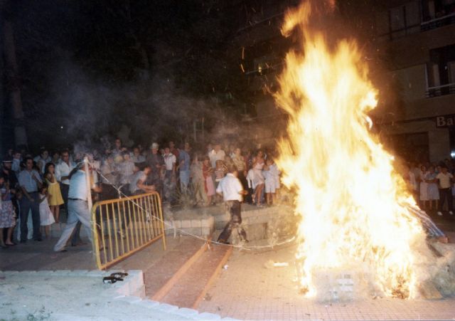 Los Bomberos preparan la Noche de San Juan con una serie de instrucciones acerca de las hogueras - 1, Foto 1