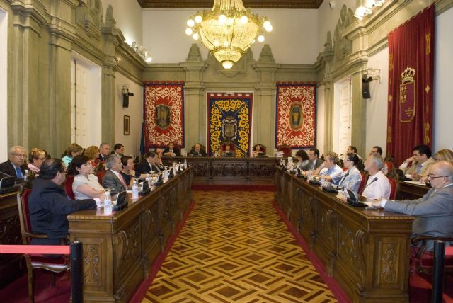 El pleno aprueba los presupuestos municipales de 2010 - 2, Foto 2