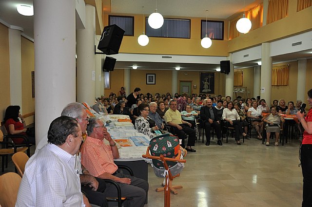 Clausura de los talleres de gerontogimnasia, yoga, pintura y bolillos del Centro de Mayores - 2, Foto 2