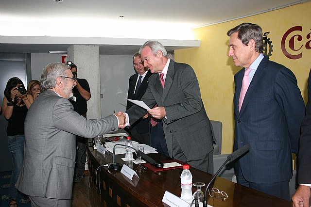 Valcárcel destaca la unidad de acción con las cámaras en la defensa de infraestructuras claves como el AVE o el aeropuerto - 2, Foto 2