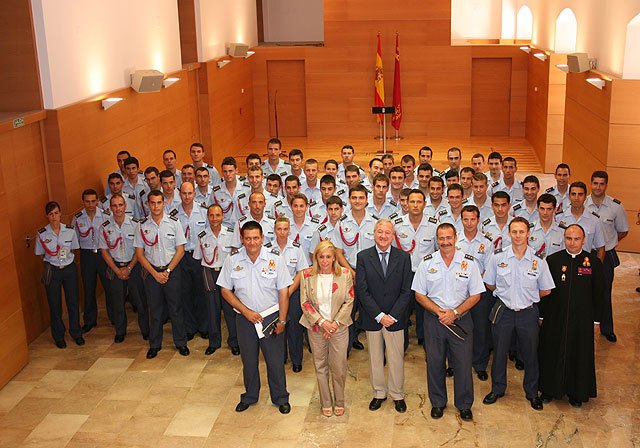 Valcárcel despide a los alumnos de la Academia General del Aire que concluyen sus estudios en la Región - 1, Foto 1