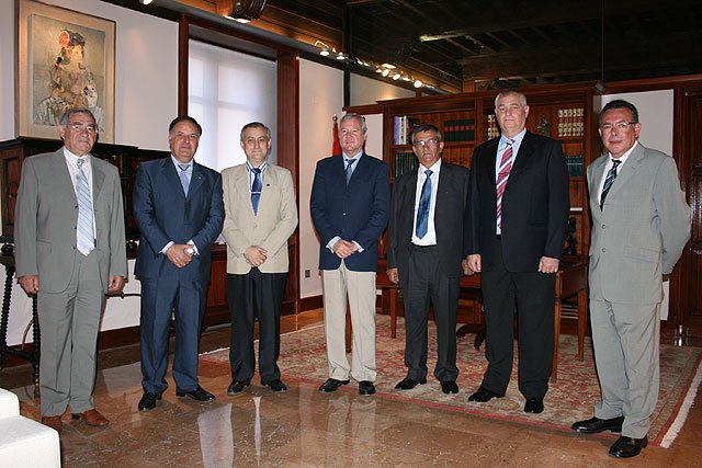 El presidente autonómico recibe a los miembros de la Junta Central de Hermandades de Semana Santa de Jumilla - 1, Foto 1