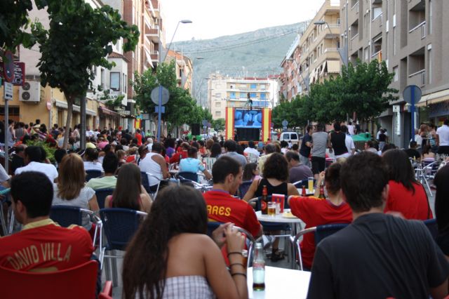 Dos grandes pantallas y música en la Gran Vía para ver la final del Mundial - 1, Foto 1