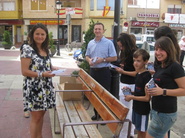 El Bibliobus ofrece préstamos de libros, música y películas en Alquerías - 1, Foto 1