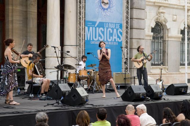 Brina presentó su música novedosa en la calle con La Mar de Músicas - 2, Foto 2