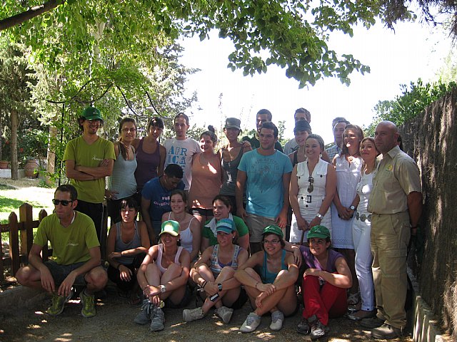 Jóvenes de diferentes comunidades participan en la conservación de la Vía Verde del Noroeste - 1, Foto 1