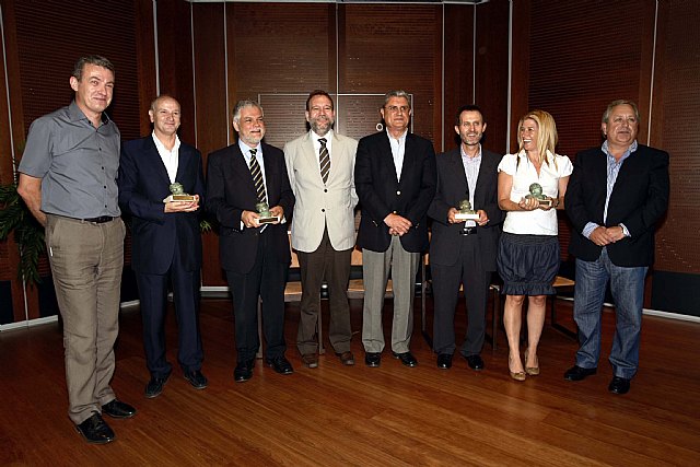 Sotoca destaca la bajada de la siniestralidad en la Región en la entrega de los premios a las buenas prácticas en prevención de riesgos - 1, Foto 1