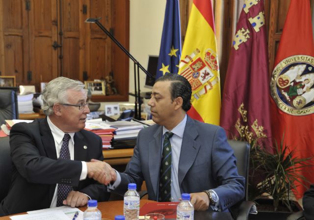 La Universidad de Murcia colaborará con el Colegio Oficial de Odontólogos para la promoción de la salud bucodental - 1, Foto 1