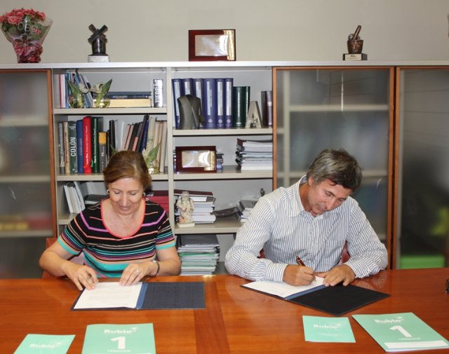 Alzheimur y la Fundación Cuadernos Rubio firman un convenio para desarrollar programas de formación para enfermos de Alzheimer - 2, Foto 2