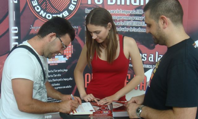 El CB Murcia traslada la campaña de abonados al centro comercial Thader - 1, Foto 1