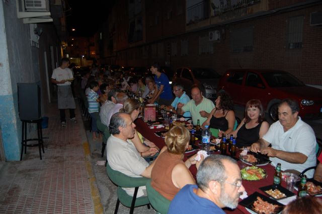 Las cenas de barrio vuelven a triunfar como aperitivo de las Fiestas Patronales de Lorquí - 1, Foto 1