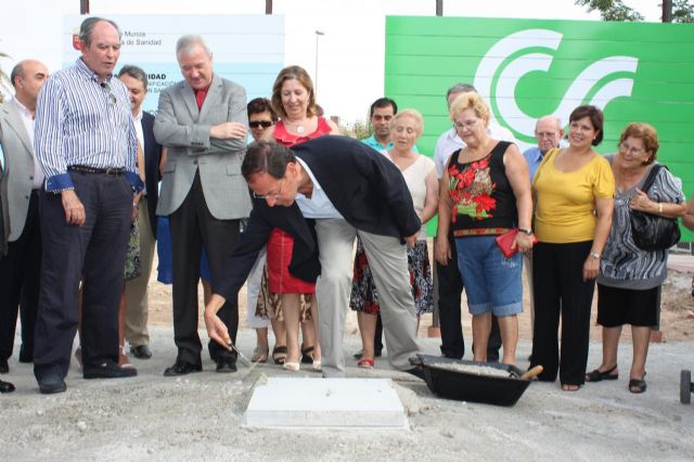 La construcción del centro de salud garantiza una mejor asistencia sanitaria a los vecinos de Santiago El Mayor - 1, Foto 1