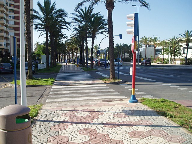 La Comunidad subvenciona la eliminación de barreras arquitectónicas en los accesos a las playas de La Manga del Mar Menor - 1, Foto 1