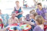 El programa de viajes 'Vente a la playa' cuenta con una media de cien participantes de los Centros Municipales de Personas Mayores de Totana