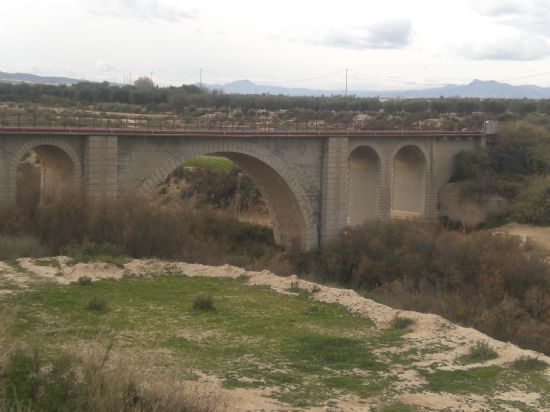 El alcalde solicita a la Confederación Hidrográfica del Segura que proceda a la limpieza de la mota del río Guadalentín, Foto 1