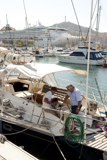 El buque inglés Oceana abre el mes con más de 2.000 turistas - 1, Foto 1