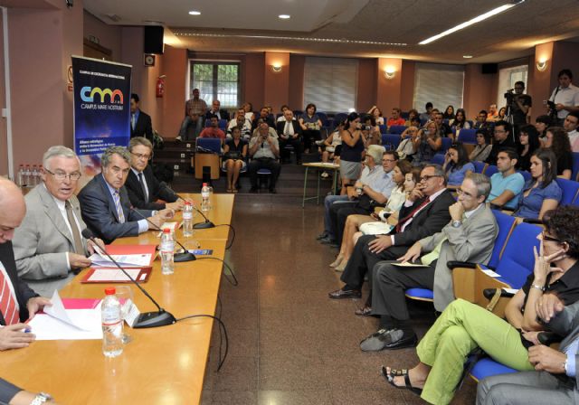 La Universidad de Murcia distingue a los alumnos de excelencia académica - 2, Foto 2