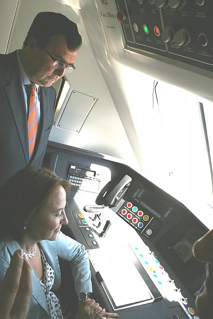 Cien mil murcianos se beneficiarán a partir de mañana de los trenes de última generación a Valencia - 2, Foto 2