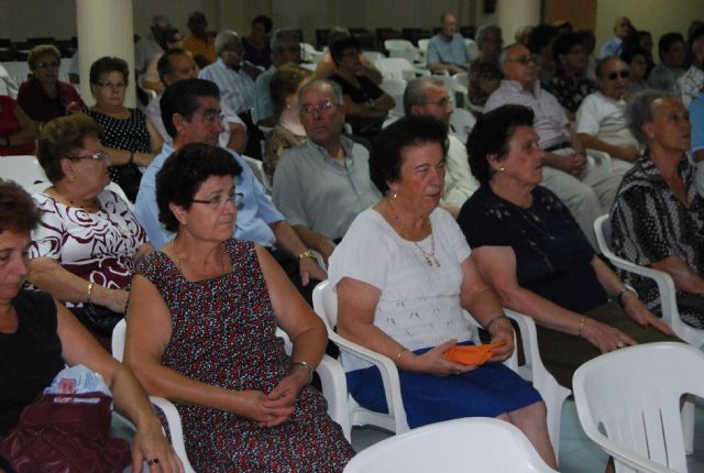 Las personas mayores de Totana celebran hoy su Día Internacional con una Asamblea General de los socios del Centro Municipal y una chocolatada - 2, Foto 2