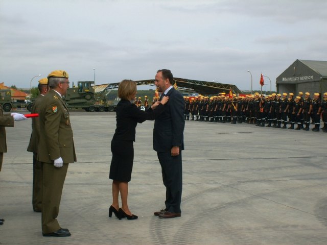 Luis Gestoso recibe la Cruz al  Mérito Militar por ser ejemplo de cooperación en materia de Emergencias - 2, Foto 2