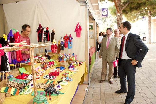 Muestra Comercial y Artesana de Cartagena en Juan XXIII - 1, Foto 1