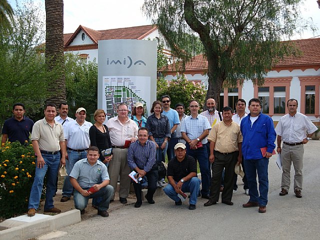 Una delegación centroamericana se interesa por los sistemas de control tecnológico de plagas de la Región - 1, Foto 1