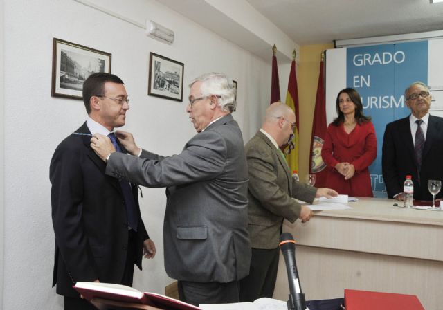 El nuevo director de la Escuela de Turismo asume el reto de consolidar el grado y el máster - 3, Foto 3