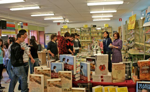 El Instituto Rambla de Nogalte organiza una Feria del Libro en colaboración con las librerías locales - 1, Foto 1