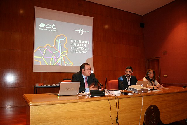 La Entidad Pública del Transporte trabaja en colaboración con la ONCE para garantizar la accesibilidad al transporte público de la Región - 1, Foto 1