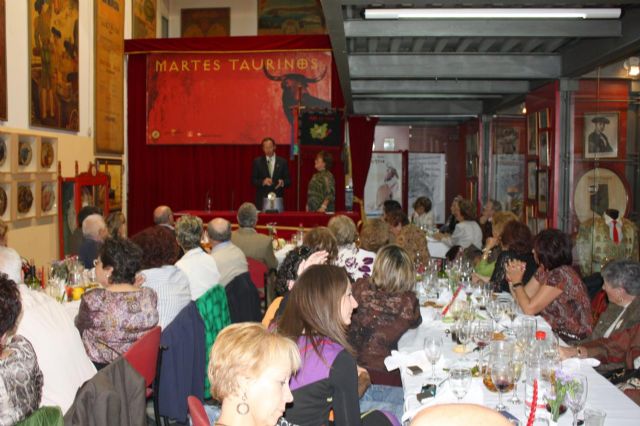 La Peña La Pava distingue al Alcalde con su Insignia de Oro y Brillantes por su murcianía y amor a las tradiciones - 3, Foto 3