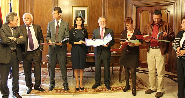 García presenta en la Asamblea Regional unos presupuestos marcados por la austeridad, el rigor y la solvencia - 1, Foto 1